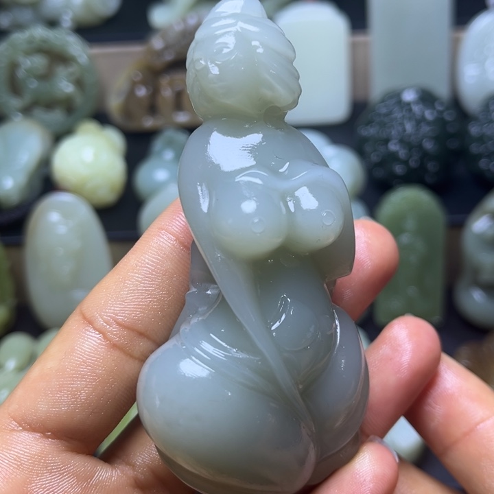 和田玉未镶嵌颈饰