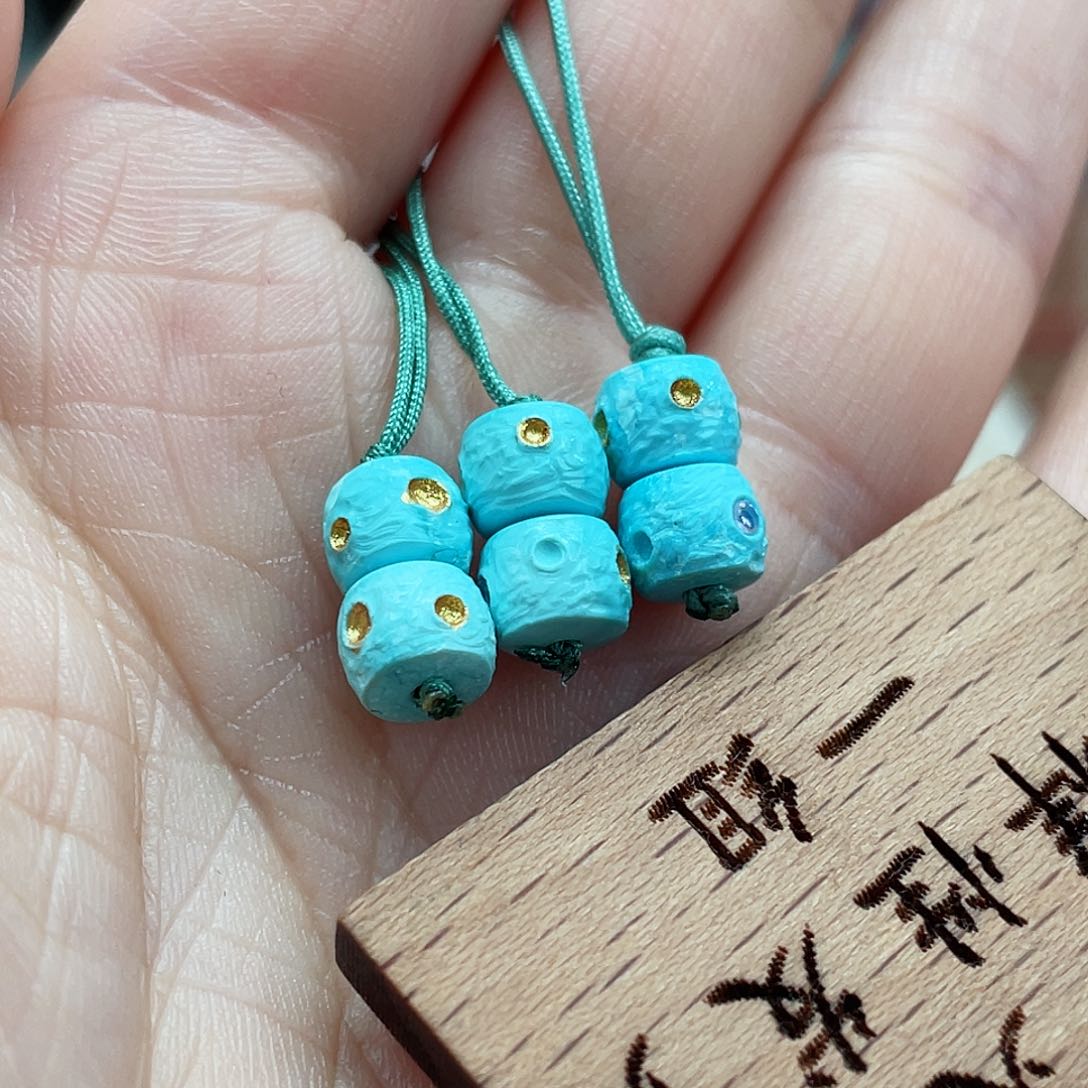 绿松石颈饰未镶嵌