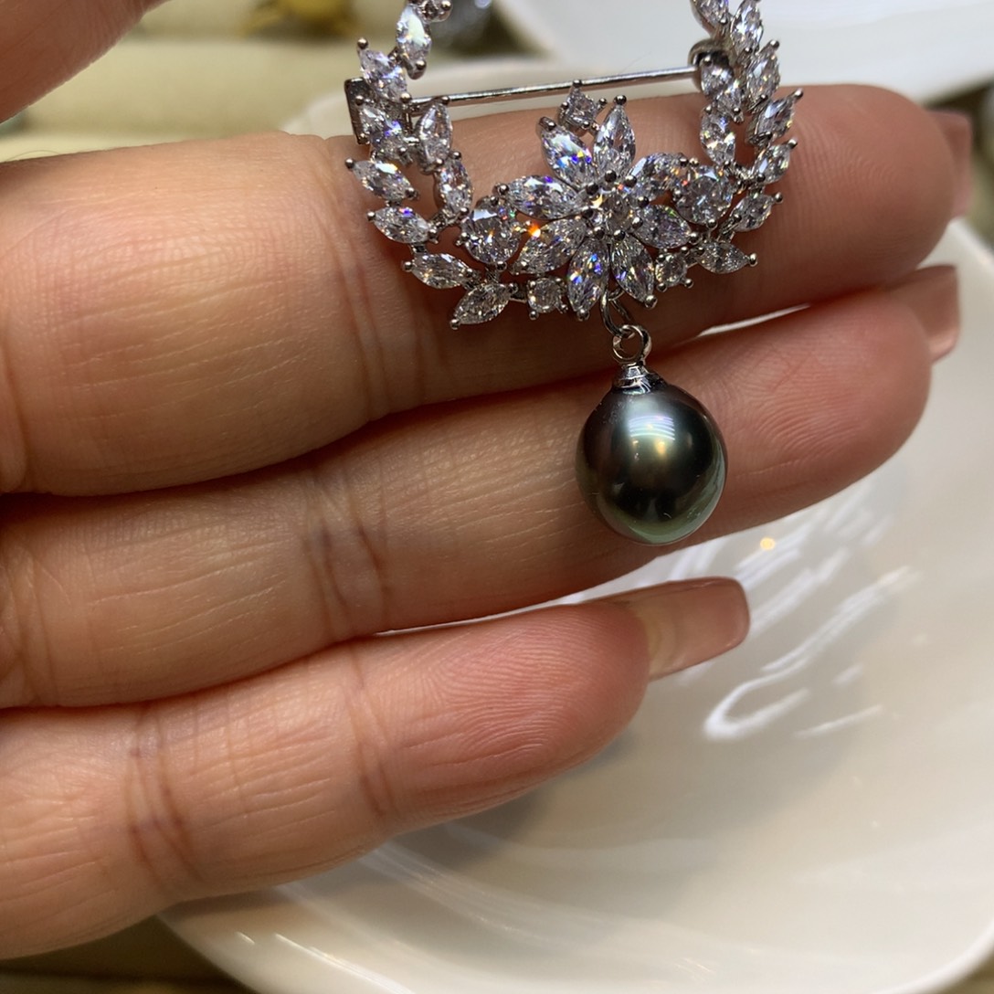 未镶嵌胸饰海水珍珠