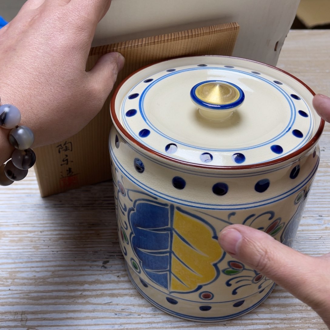 瓷片猎***细密密麻麻地排列在一起