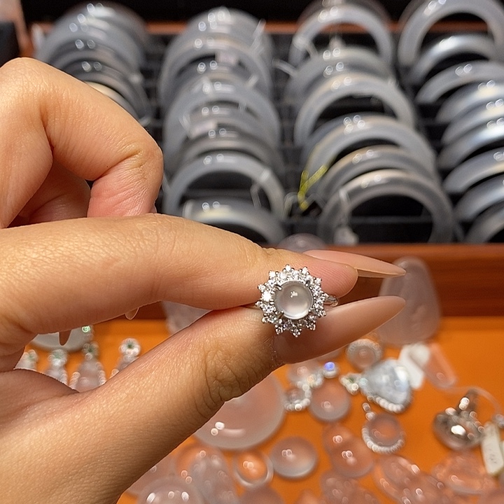 石英质玉合金戒指