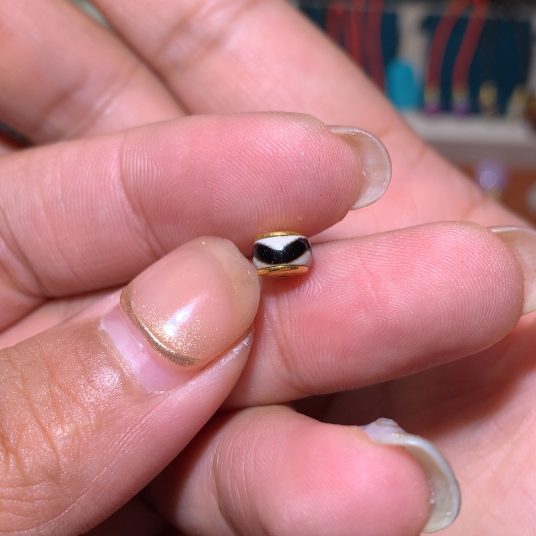 徐***明文玩配饰多样发其一