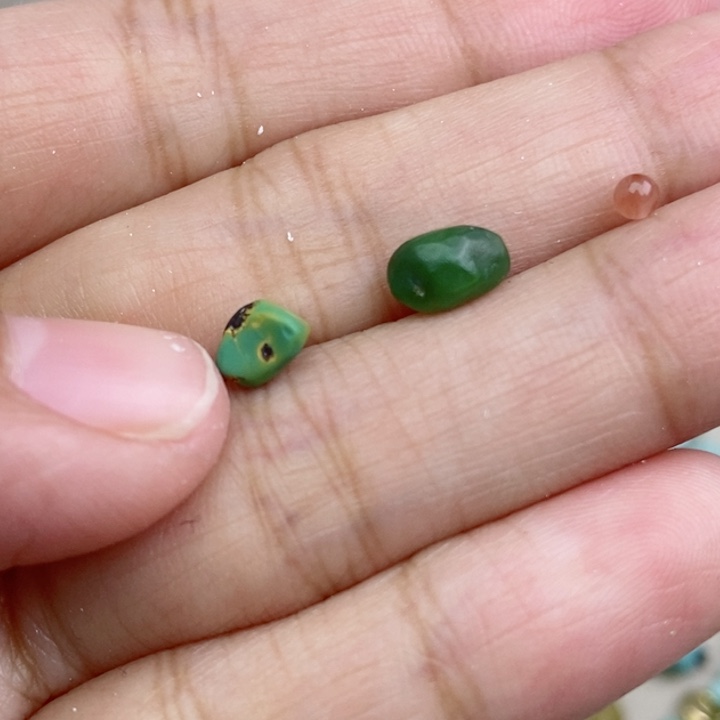 ***南红玛瑙未镶嵌珠宝奇石