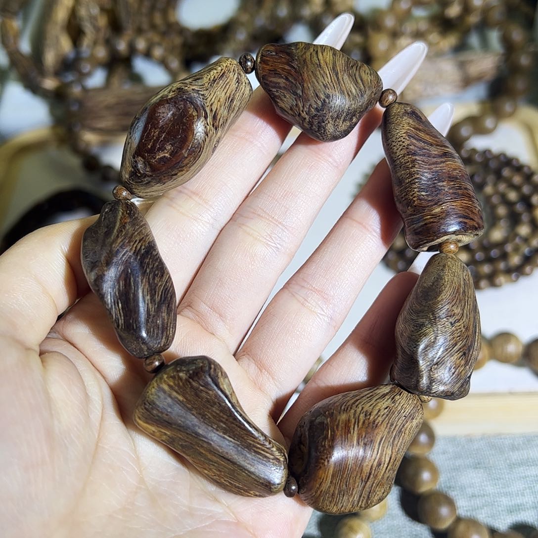 沉香手串天然惠安红油老料随形 沉水级 37.8g 花香甜雅