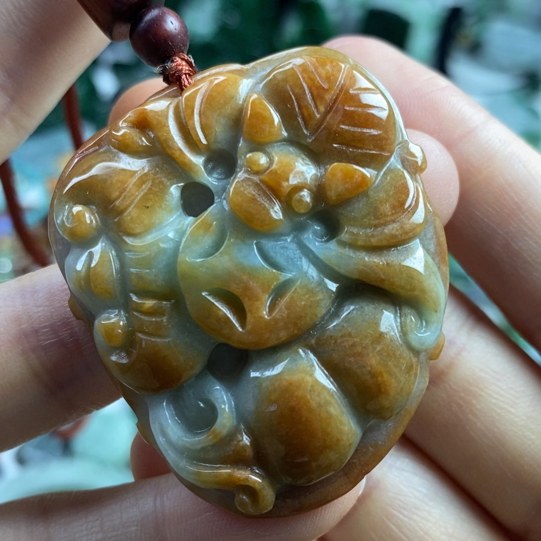 翡翠颈饰未镶嵌吊坠