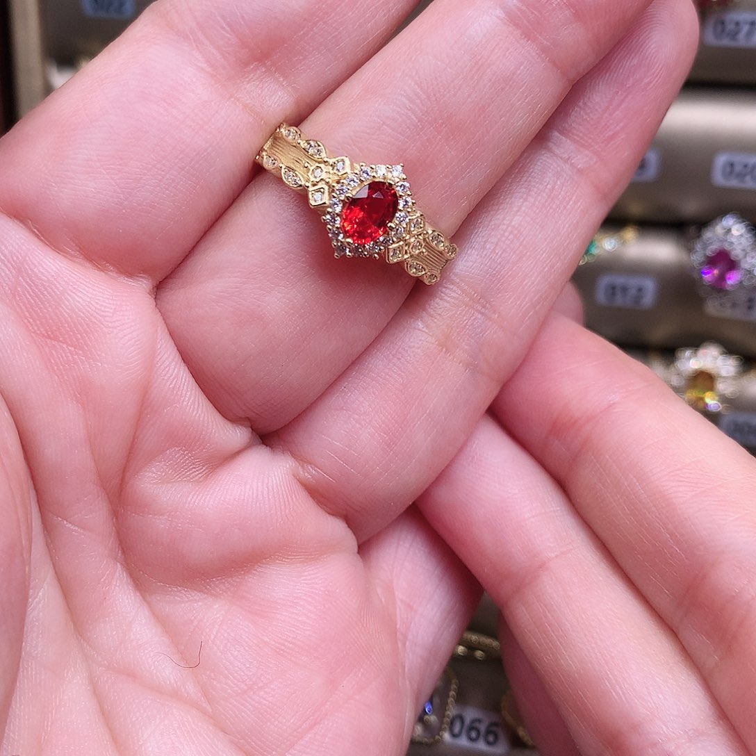 貔***子蓝宝石戒指银S925镶嵌