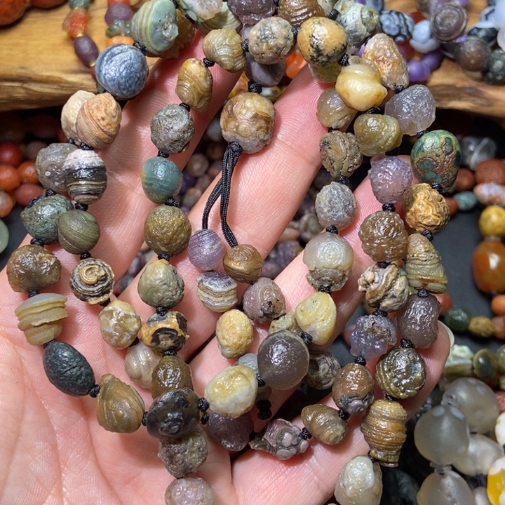 石材阿拉善浮雕眼睛