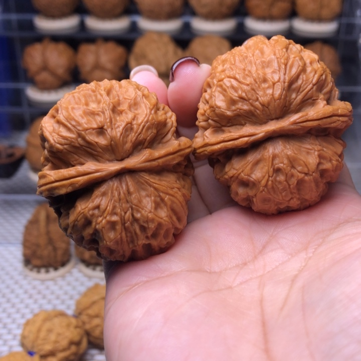 文玩核桃把件7号浪蝶纹狮子头45尺