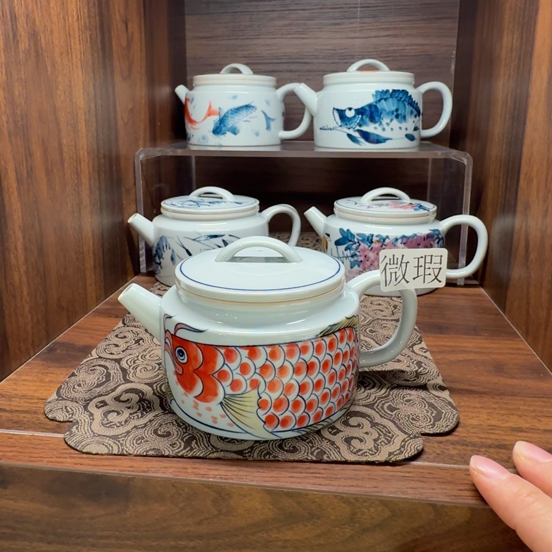 釉下手绘茶具微瑕
