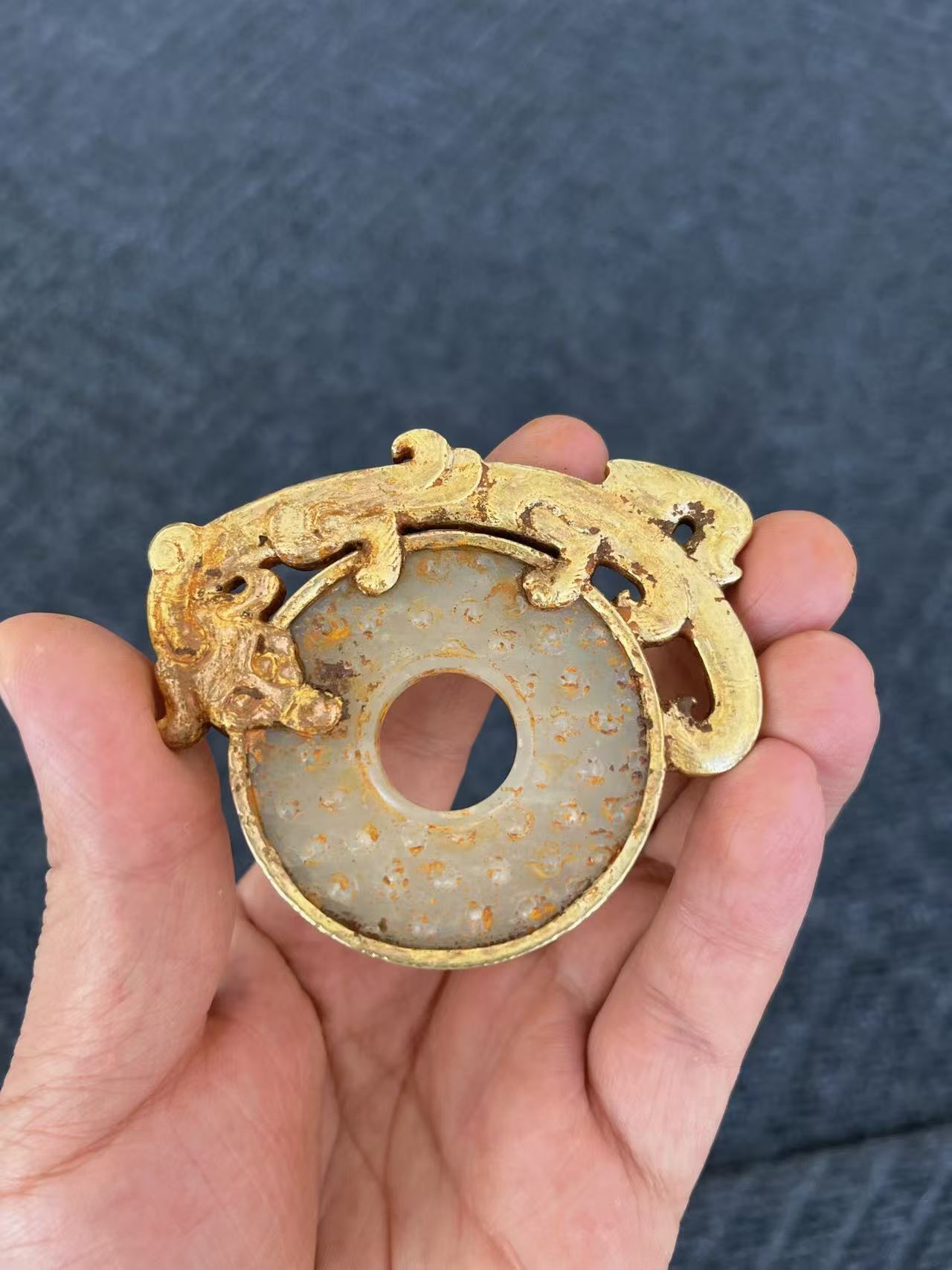 双神人纹玉佩与凤鸟出廓玉璧