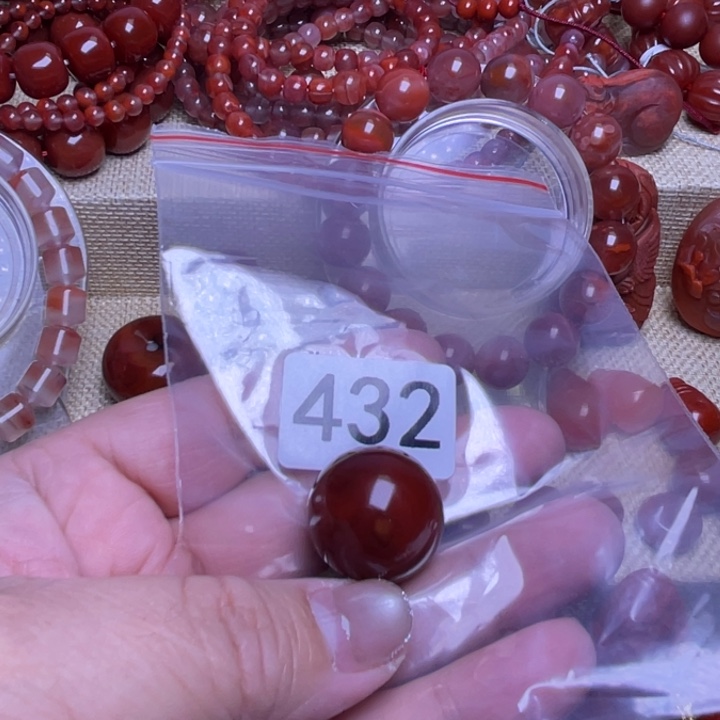 讓***拜南红玛瑙未镶嵌手链