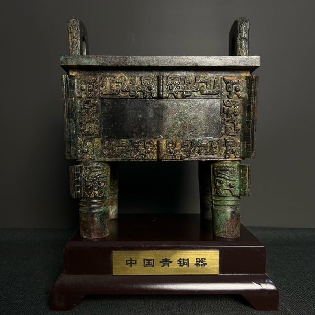 司母戊大方鼎桌面家居装饰适合客厅摆放青铜器收藏品纯铜古玩