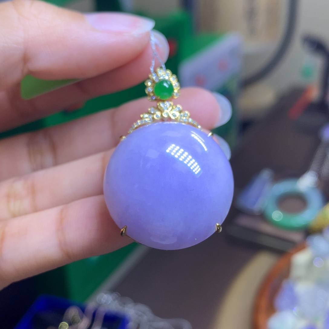 翡翠颈饰18K金镶嵌翡翠