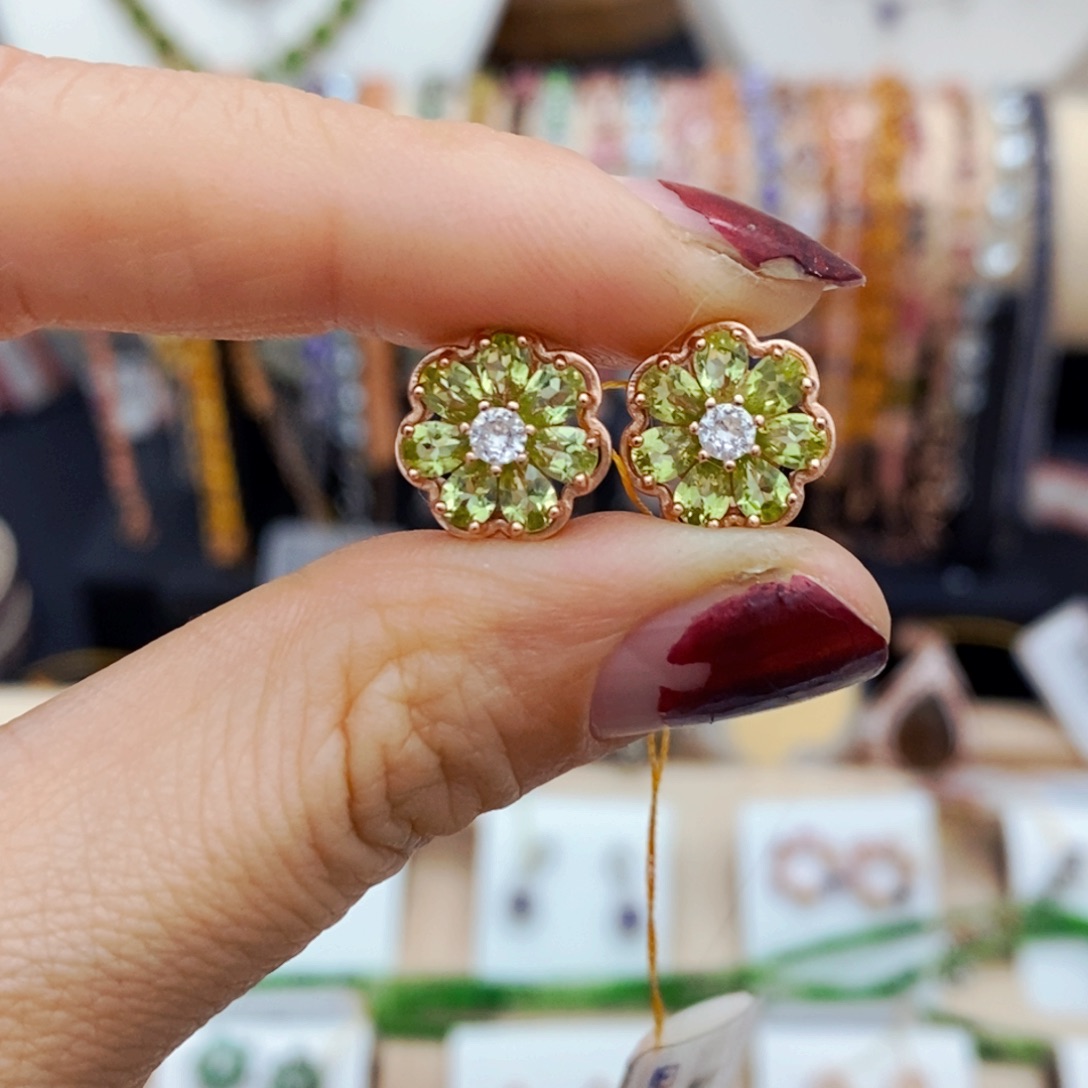 橄榄石耳饰银S925镶嵌