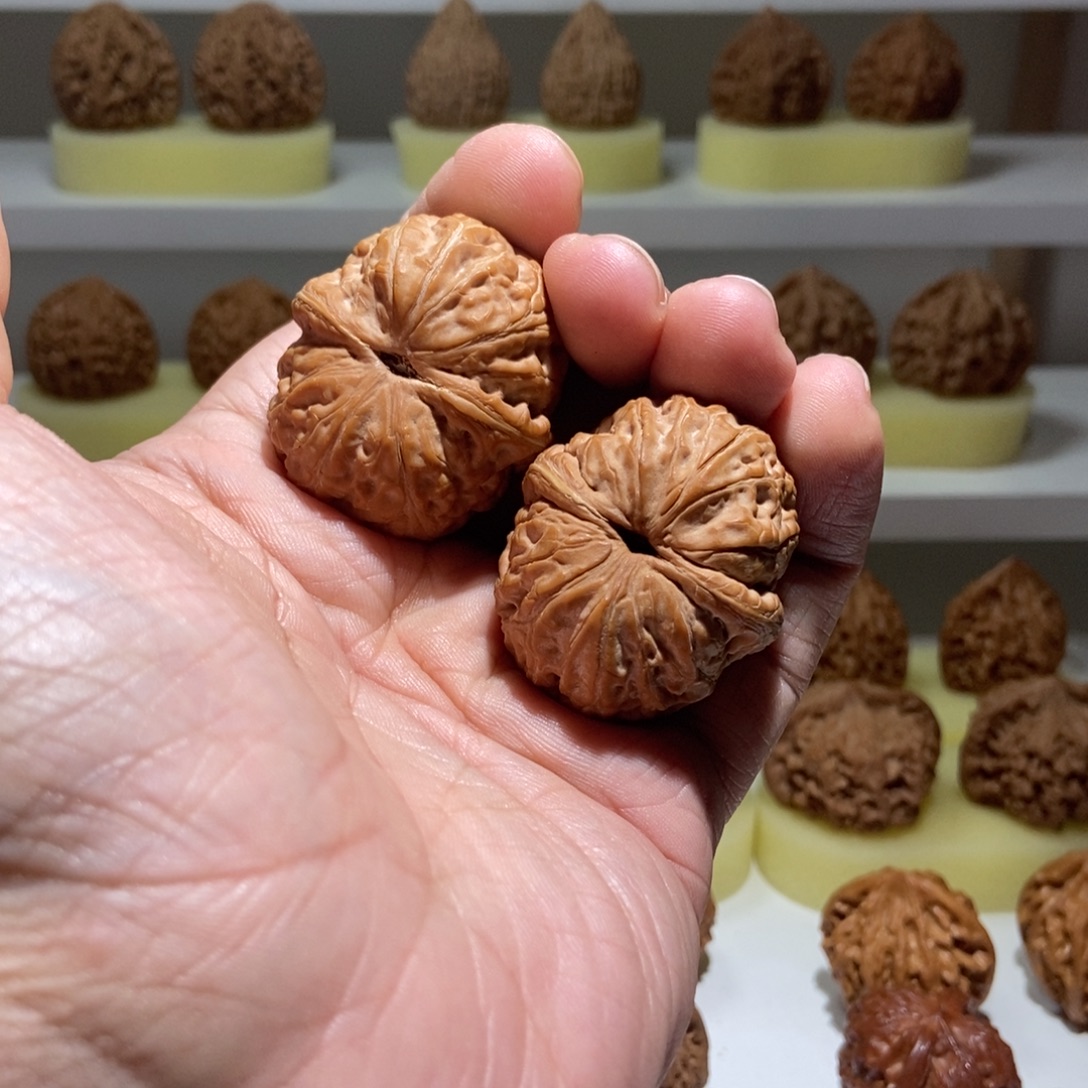 暖****文玩核桃吊坠平谷元宝44货头