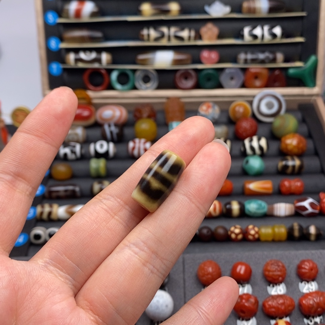 藏***阁玛瑙/玉髓合金珠宝半成品