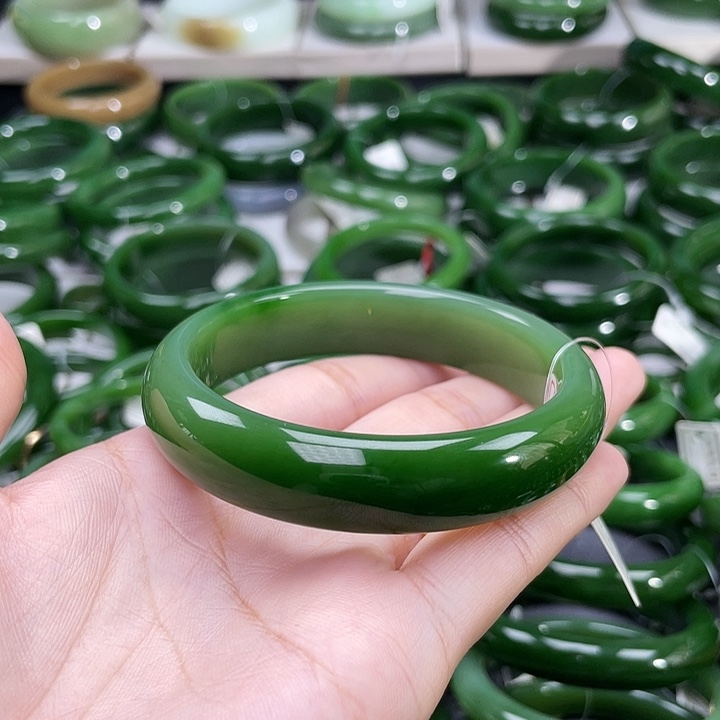 和田玉（碧玉）手镯未镶嵌