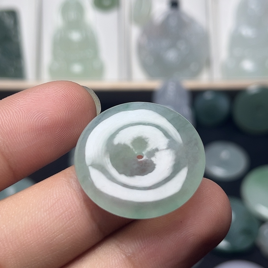 翡翠未镶嵌颈饰缅甸天然翡翠