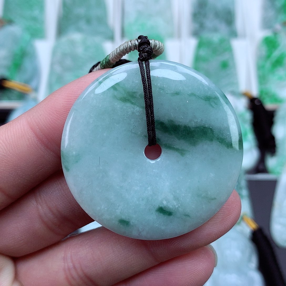 翡翠颈饰未镶嵌翡翠吊坠