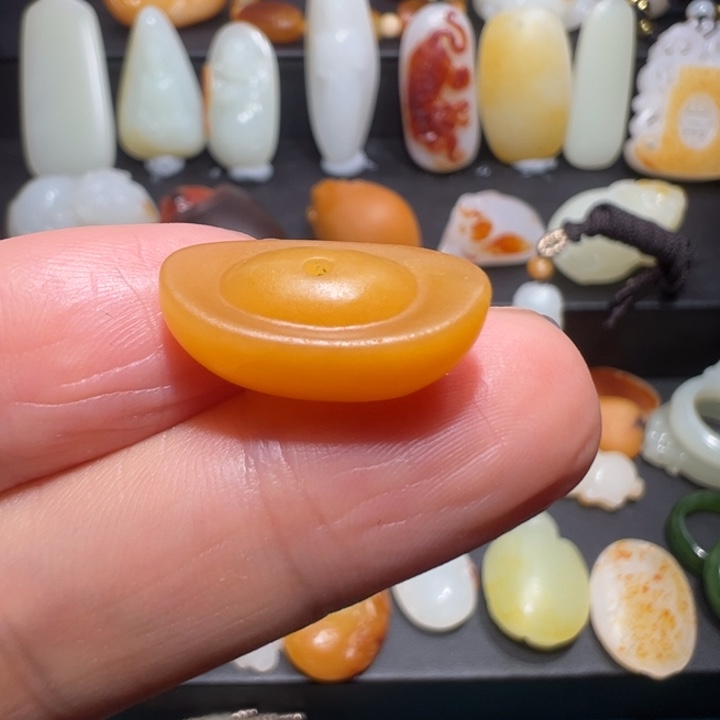 和田玉颈饰未镶嵌玉**生