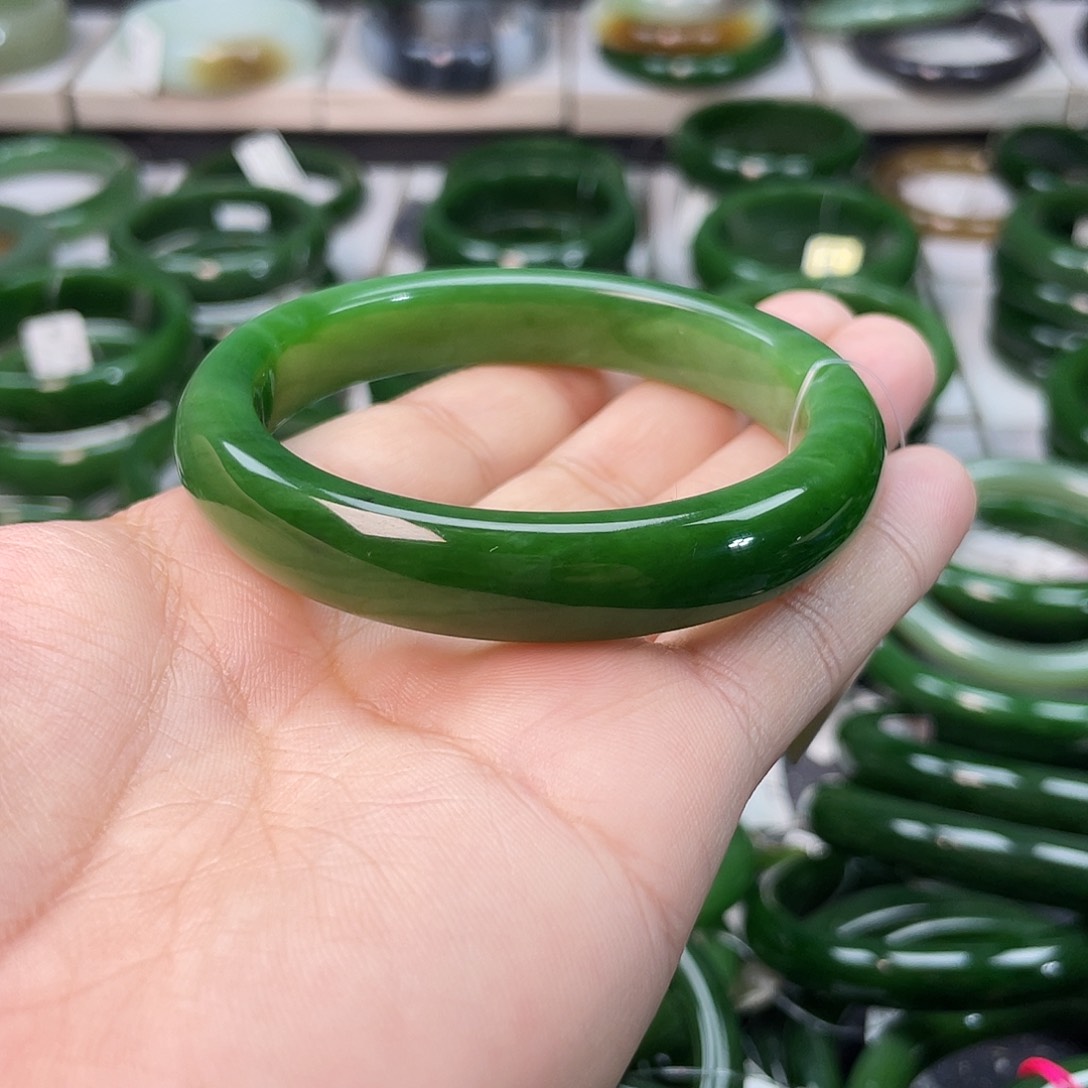 和田玉（碧玉）手镯未镶嵌