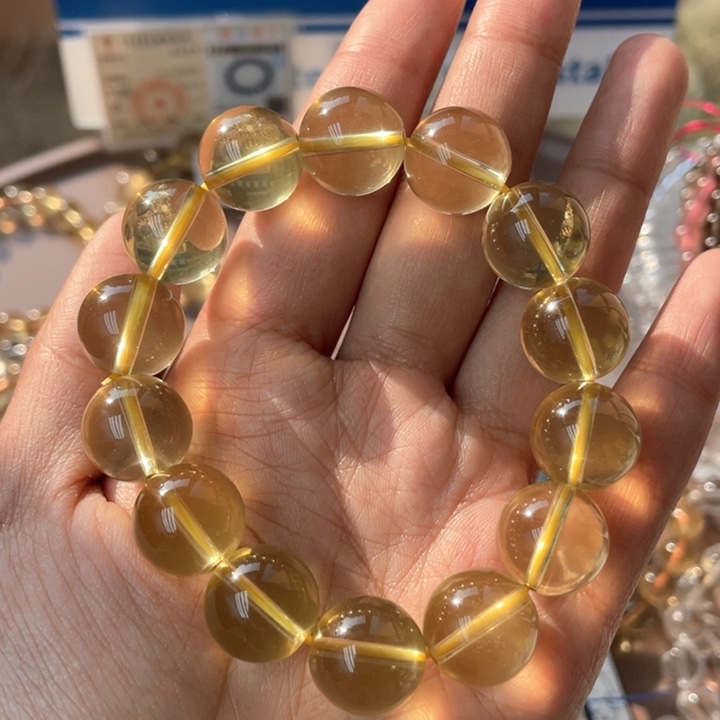 水晶手串未镶嵌卖****柴纯净体黄水晶