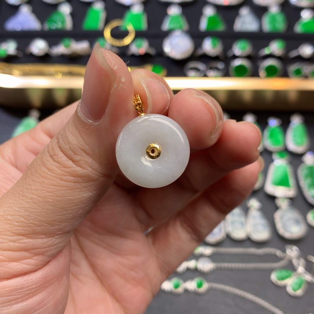 翡翠吊坠(不含链)18K金镶嵌