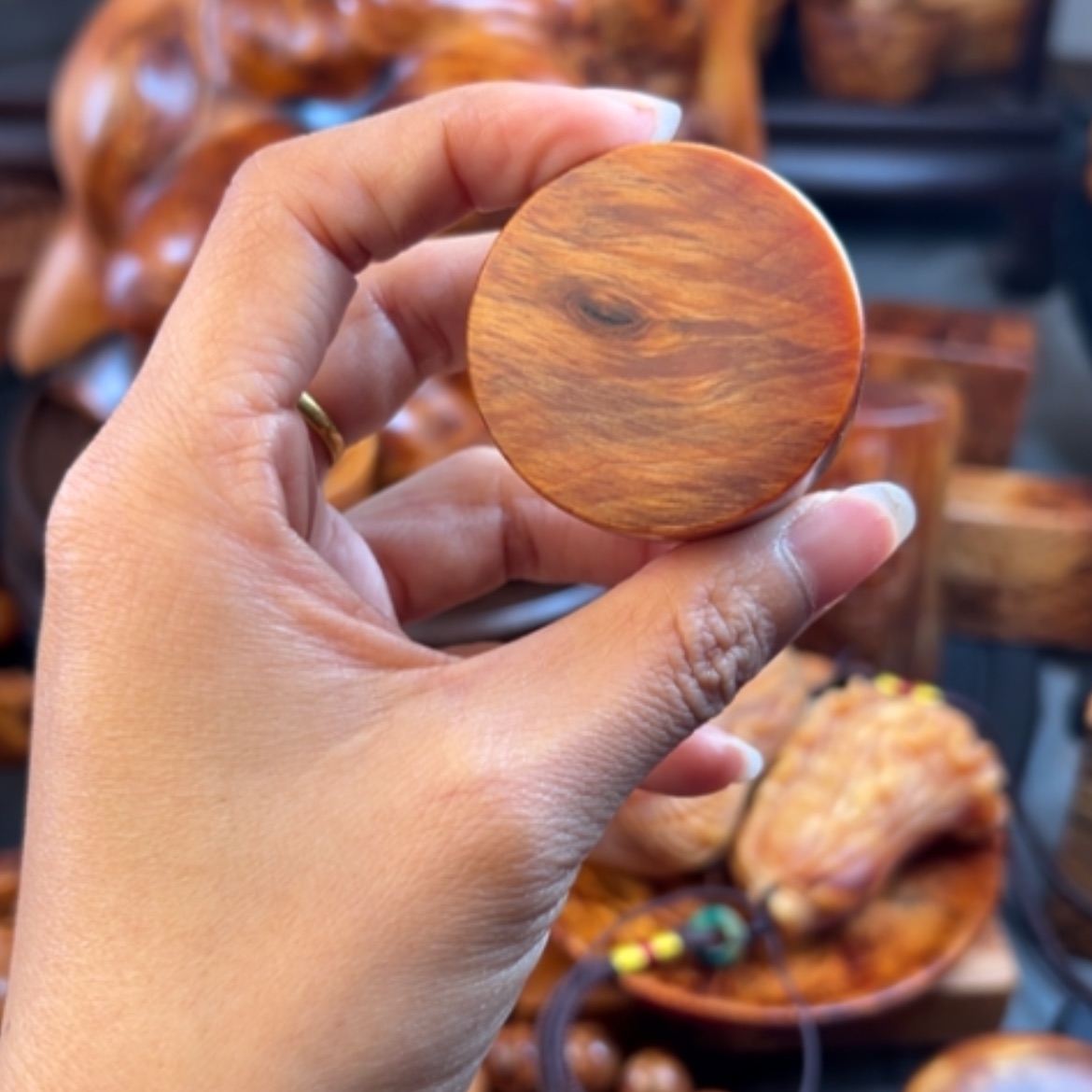 【闪购商品】松木（琥珀木）把件