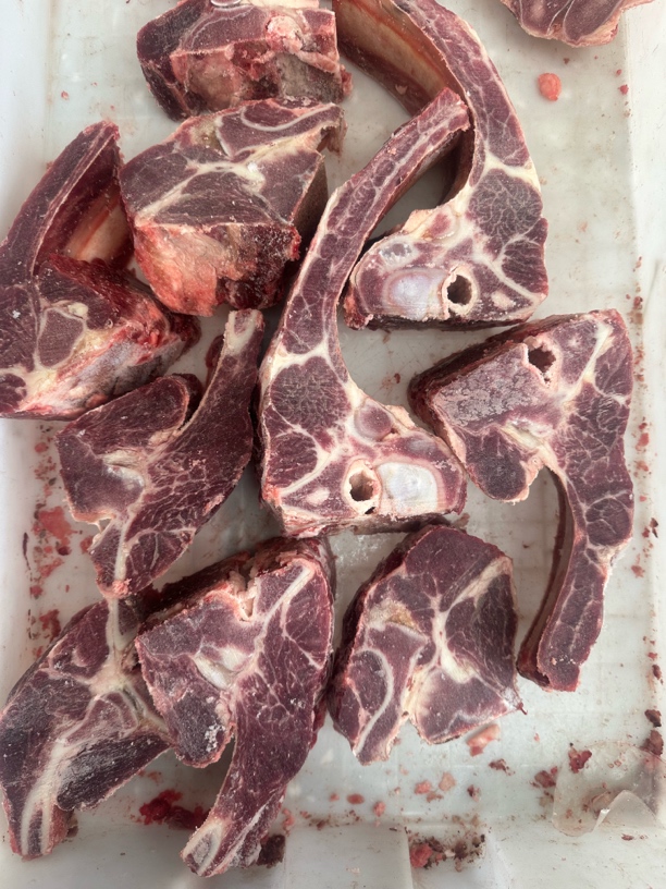 加肉牛脊骨 牛骨头锅