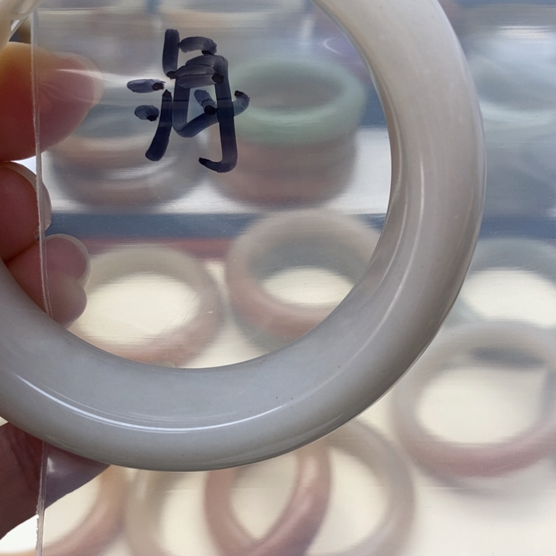 石英质玉手镯未镶嵌海