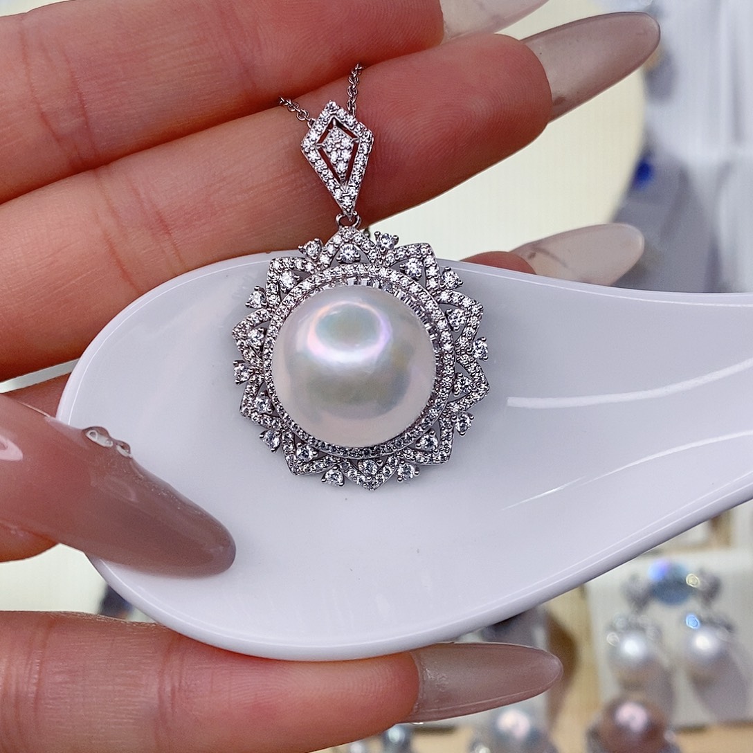 灯****淡水珍珠吊坠(赠链)银S925镶嵌15➕