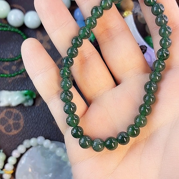 翡翠未镶嵌挂件8523