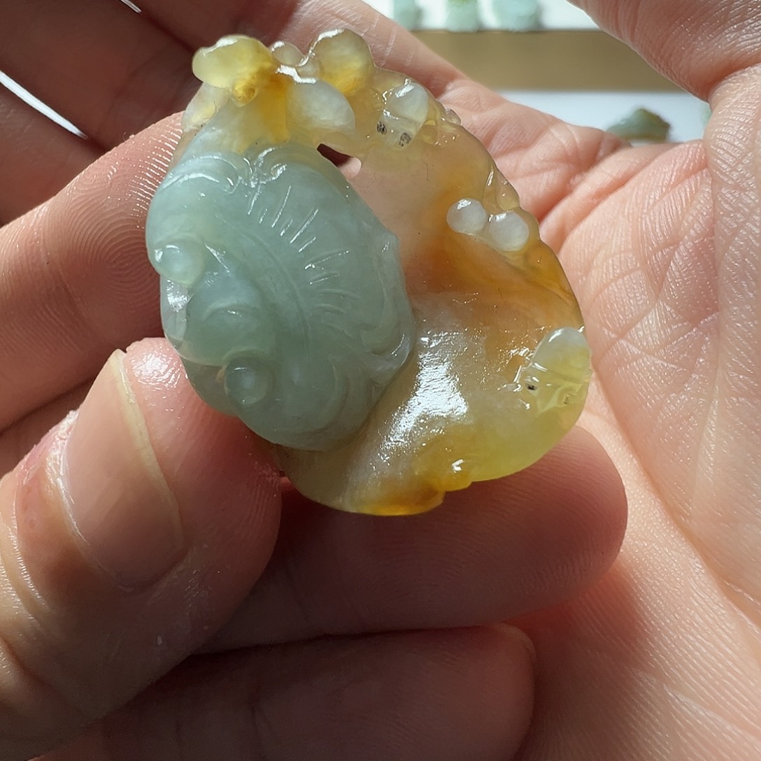 定制翡翠未镶嵌如意