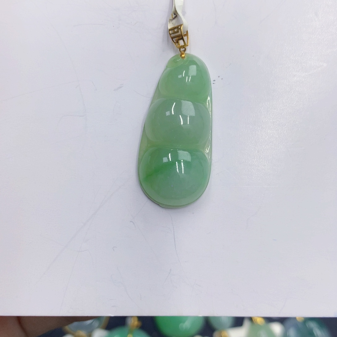 翡翠18K金镶嵌颈饰翡翠