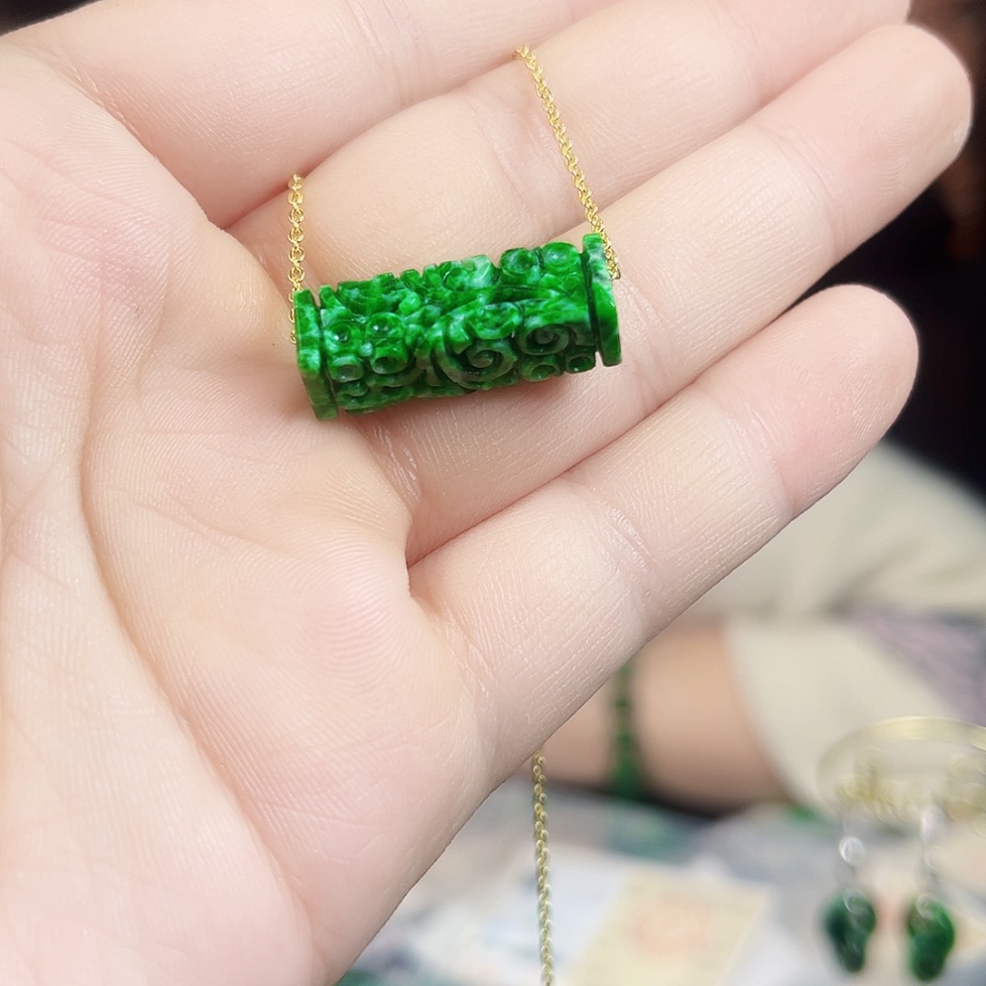 翡翠颈饰未镶嵌吊坠