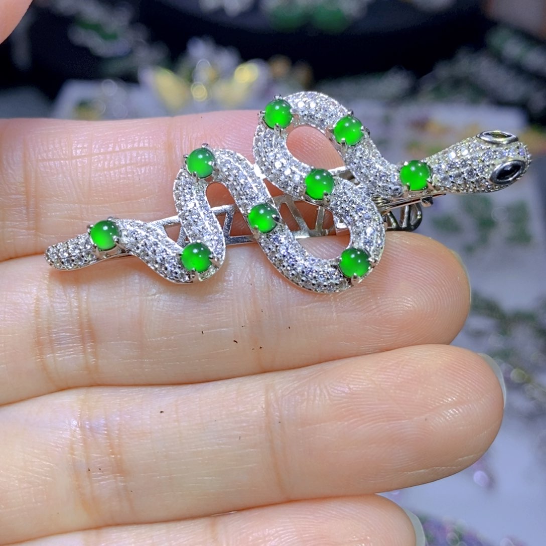 翡翠颈饰银S925镶嵌天然翡翠