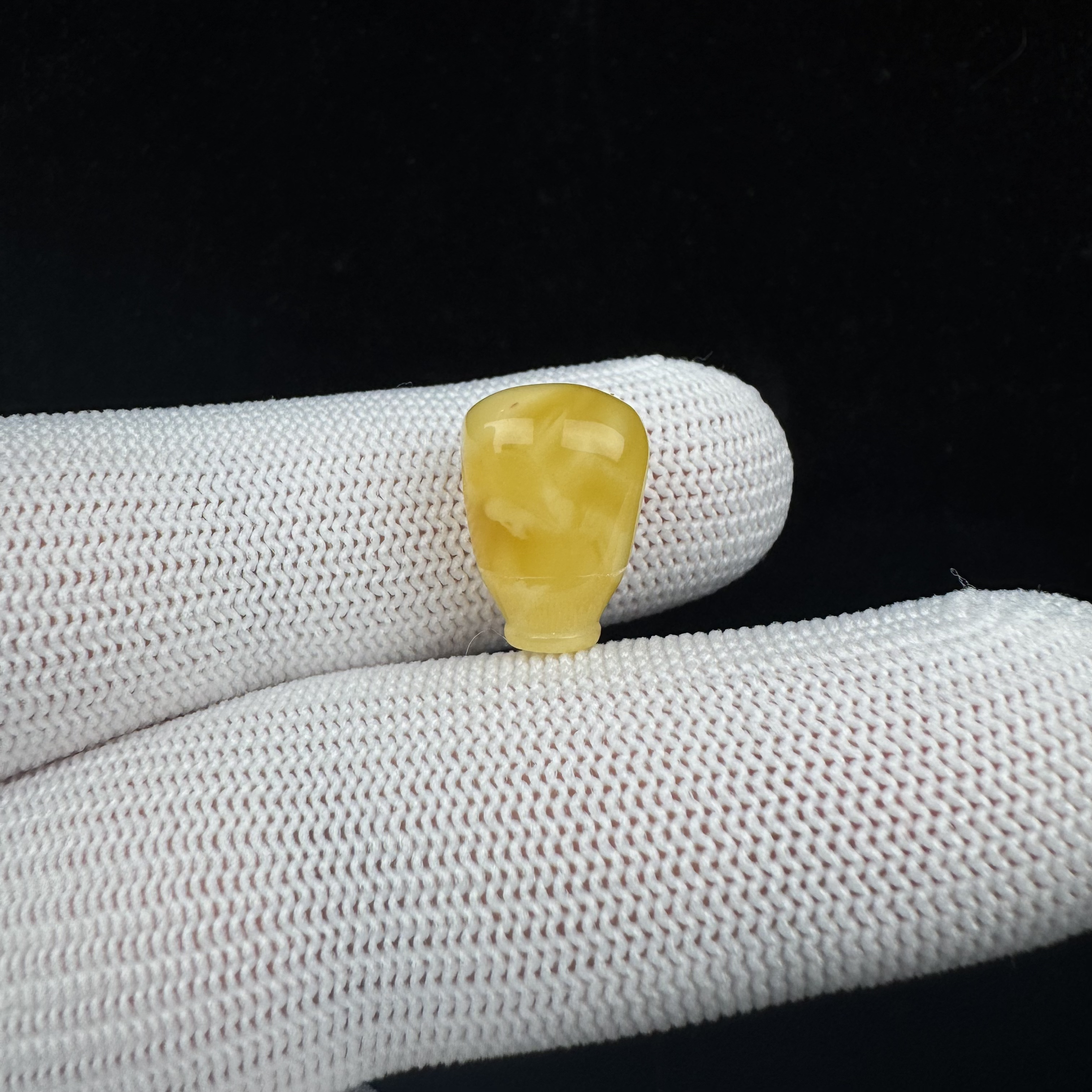 B7783天然原矿俄料蜜蜡微瑕三通11.4*16.2mm支持复检假一罚十