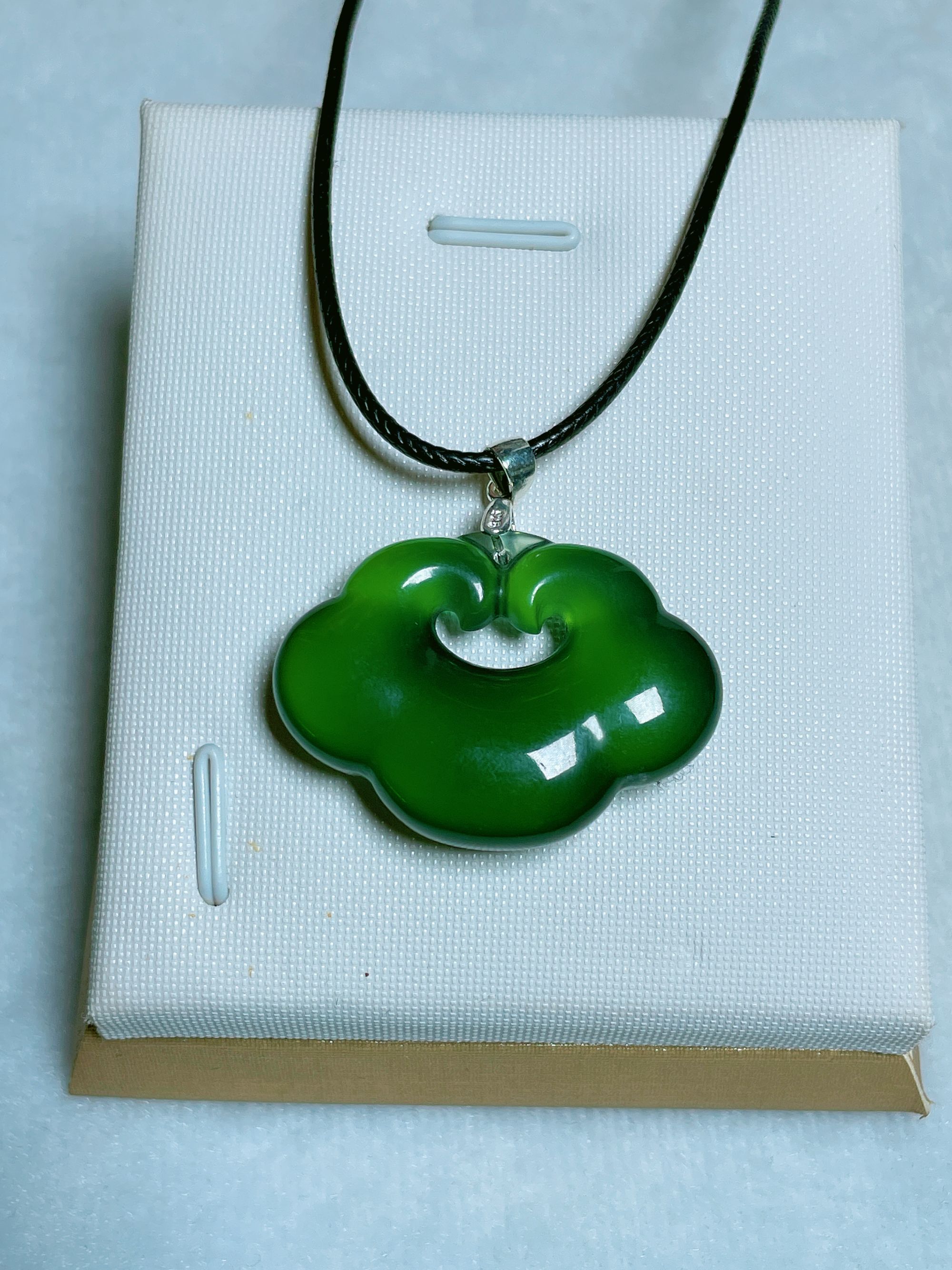 精品泰山玉祥云如意吊坠