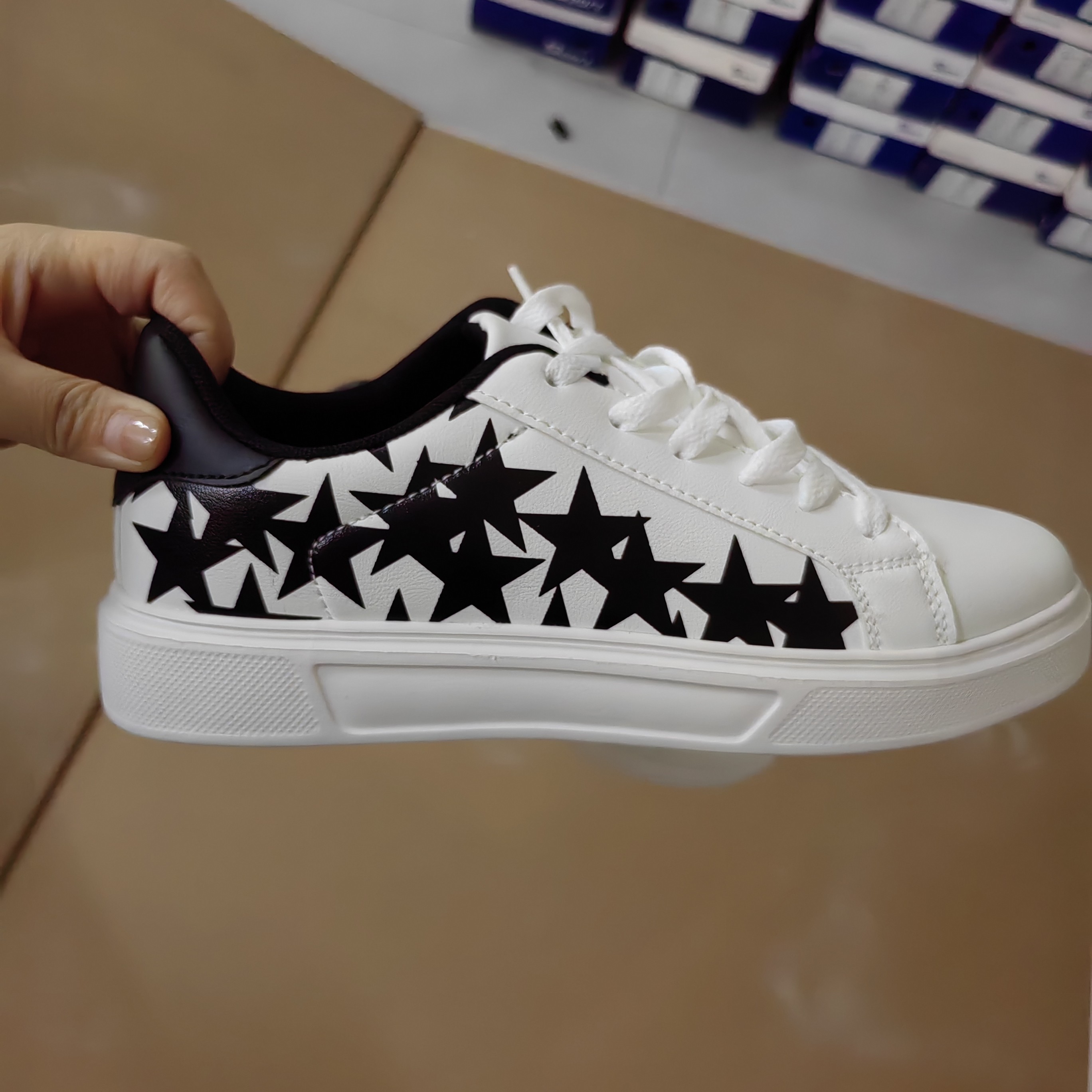 运动休闲爆款轻便马丁靴系带潮流