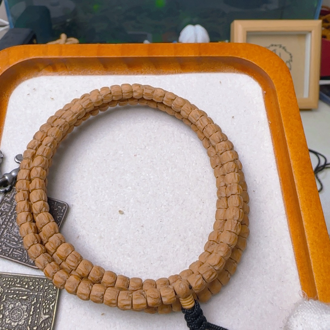 龍***柏香籽/百香籽吊坠