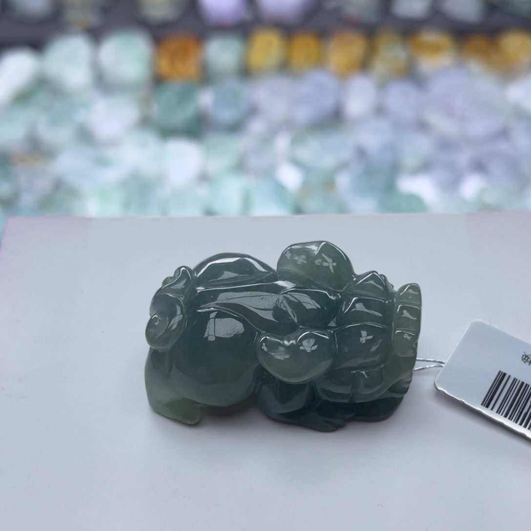 翡翠颈饰未镶嵌貔貅