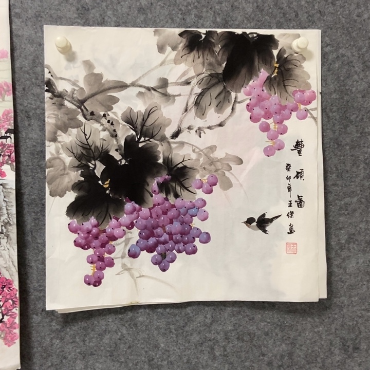 国画葡萄50厘米斗方