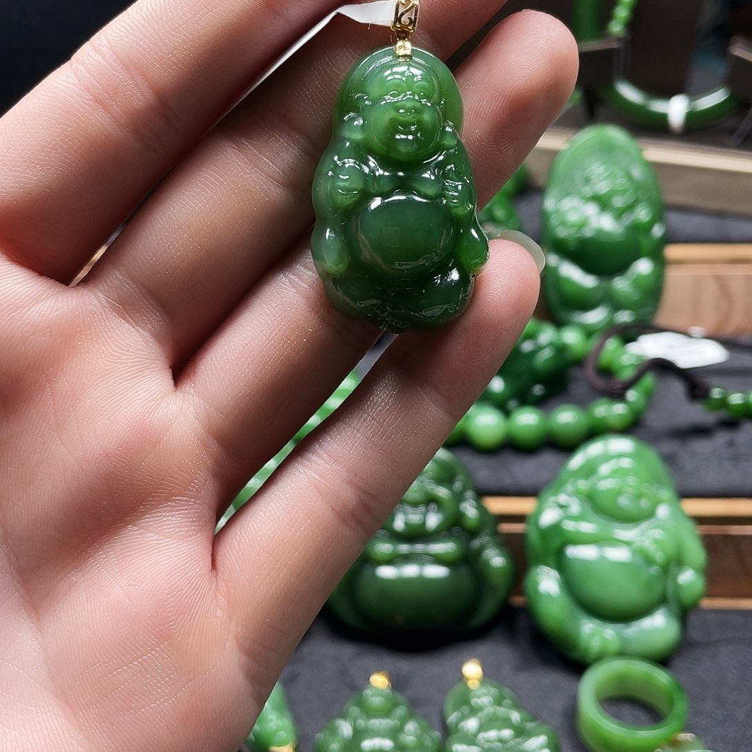 和田玉（碧玉）颈饰未镶嵌