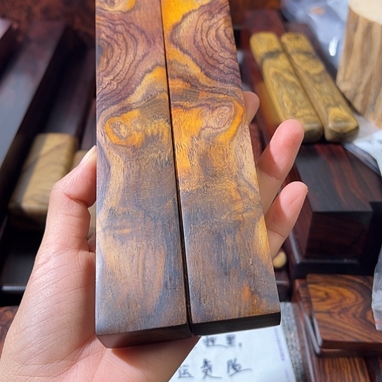 b***h微凹黄檀后刀把半山水