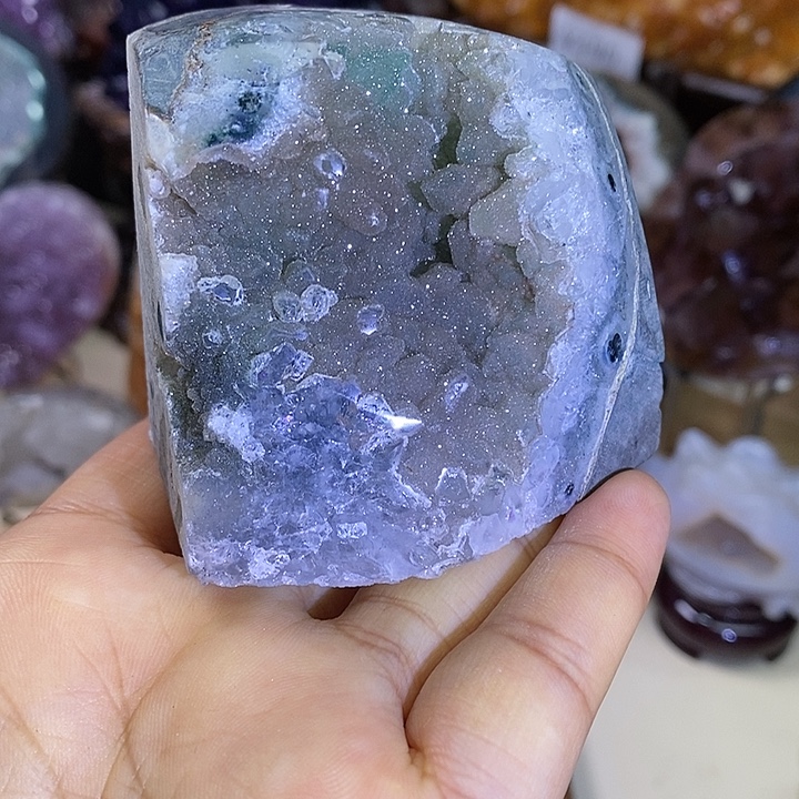 紫晶未镶嵌大型摆件（非配饰）