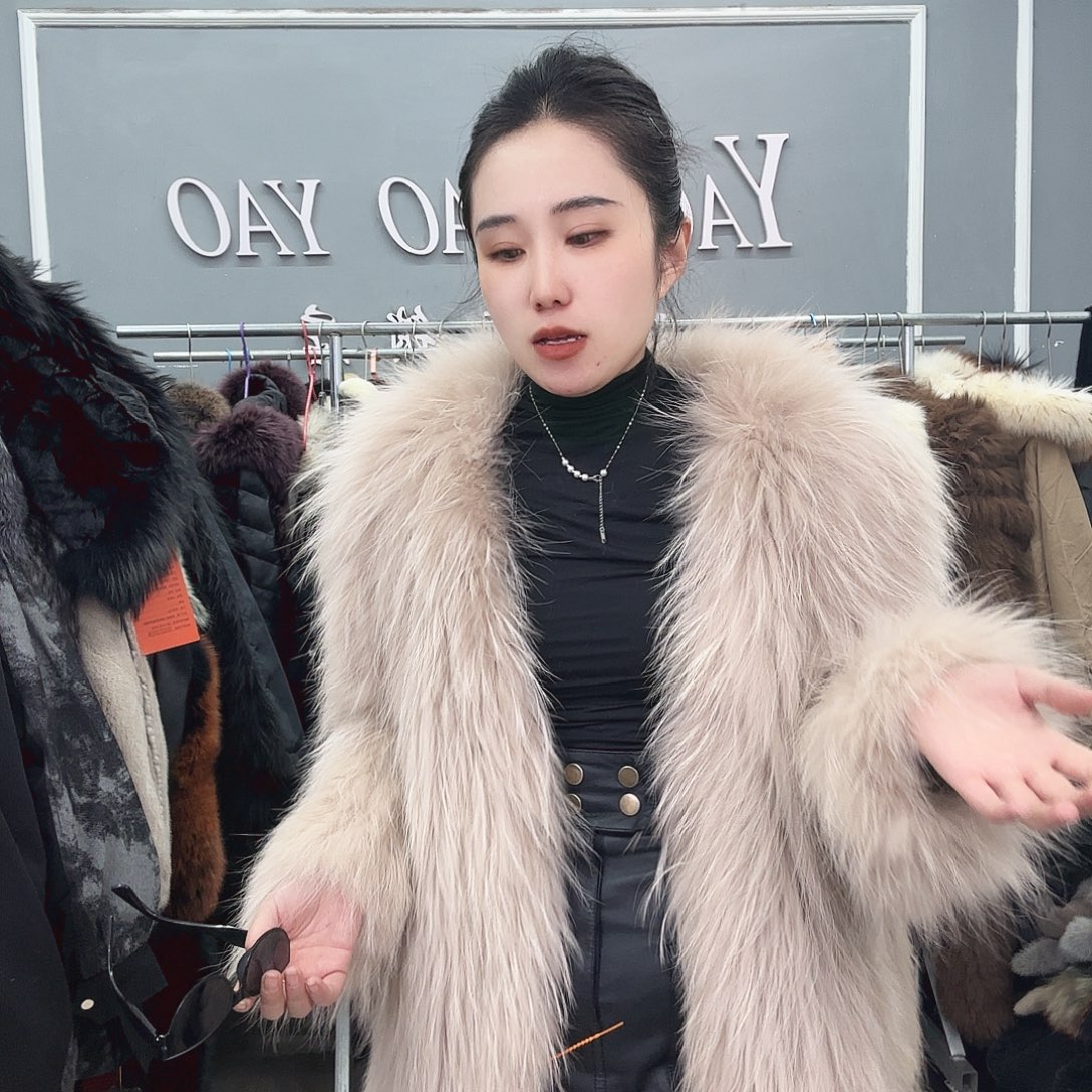 姚小妖家高端皮草