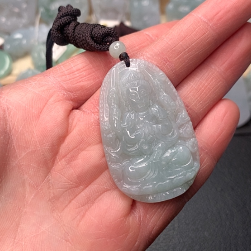 【闪购商品】翡翠颈饰未镶嵌千手观音