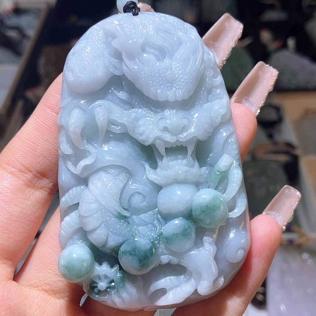 翡翠颈饰未镶嵌天然