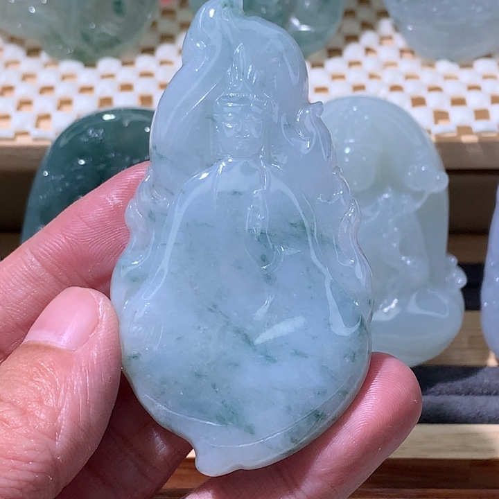 翡翠未镶嵌颈饰炸/飘花素衣观音