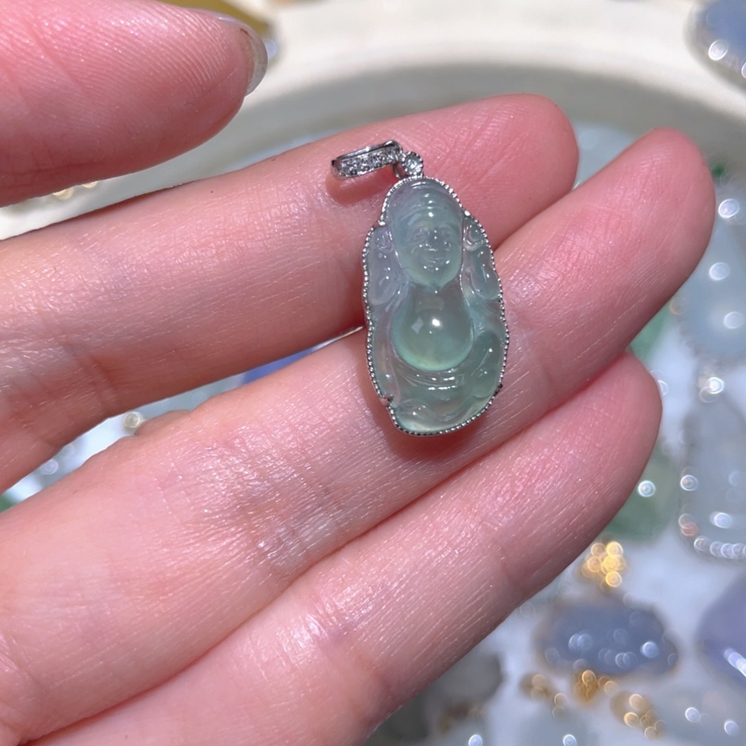 翡翠颈饰18K金镶嵌翡翠